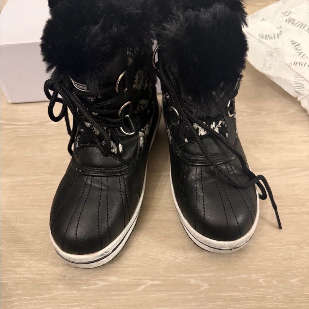 Dream Pairs Black and White Winter Boots - Picture 2 of 5